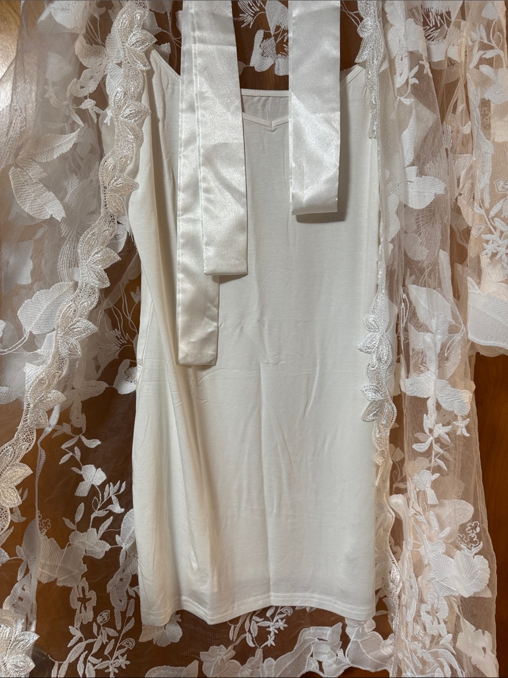 Lace Bridal Robe - Picture 4 of 6